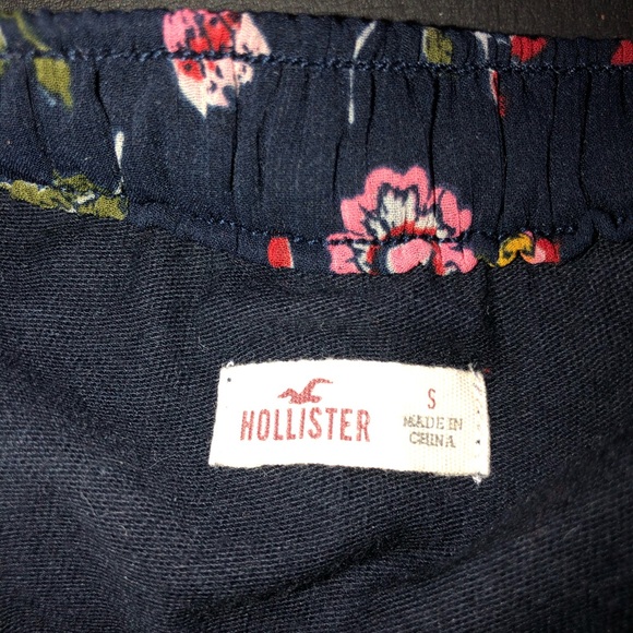 Hollister Mini Skirt - Picture 3 of 3